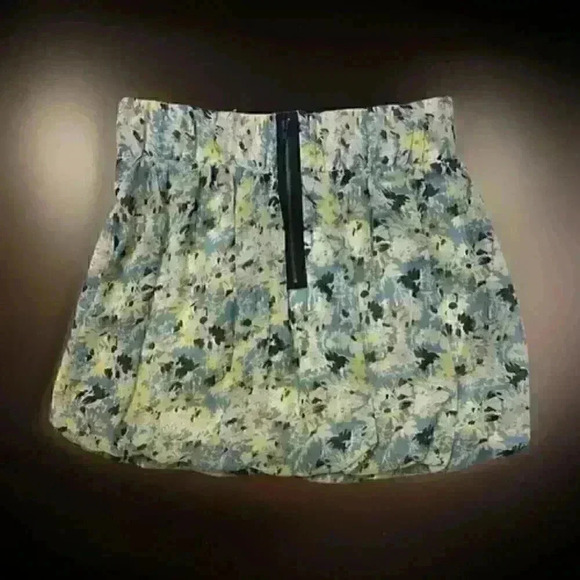 Floral Mini Skirt - Picture 3 of 4